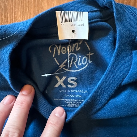 Scotch Whiskey Neon Riot T-shirt NWT New Boxed Lunch size XS - Picture 3 of 4